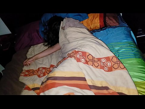 ❤️ Stiefsohn beschimpft seine junge Stiefmutter, während sie schläft. Sex video bei uns de.bladesoul.top ﹏